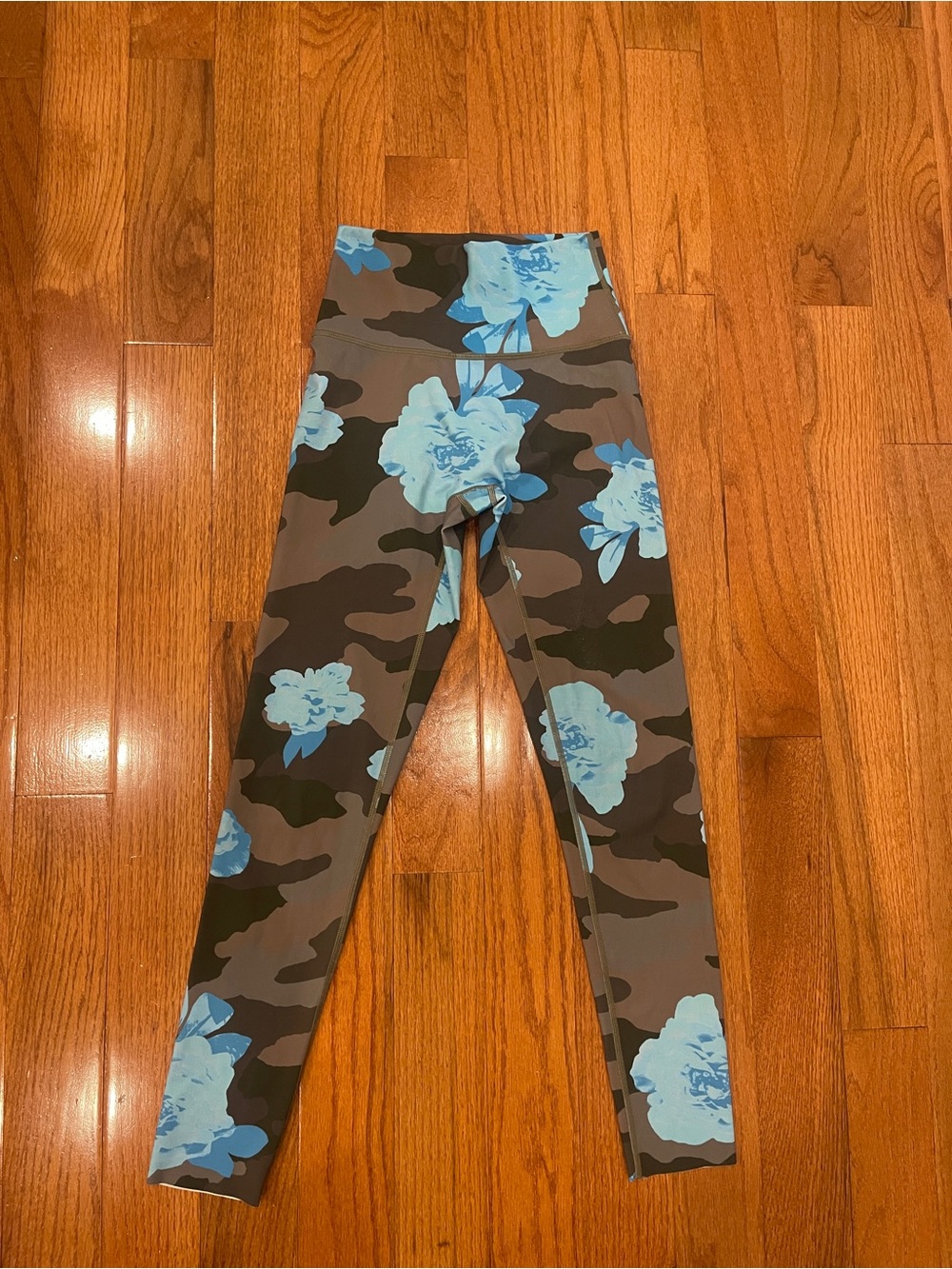 Offline by Aerie 7/8 Gray Camo Blue Floral Print Ankle High Waist Leggings S